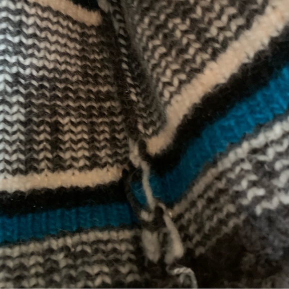 Hand knit alpaca wool blend Peruvian alpaca sweater - Picture 6 of 7